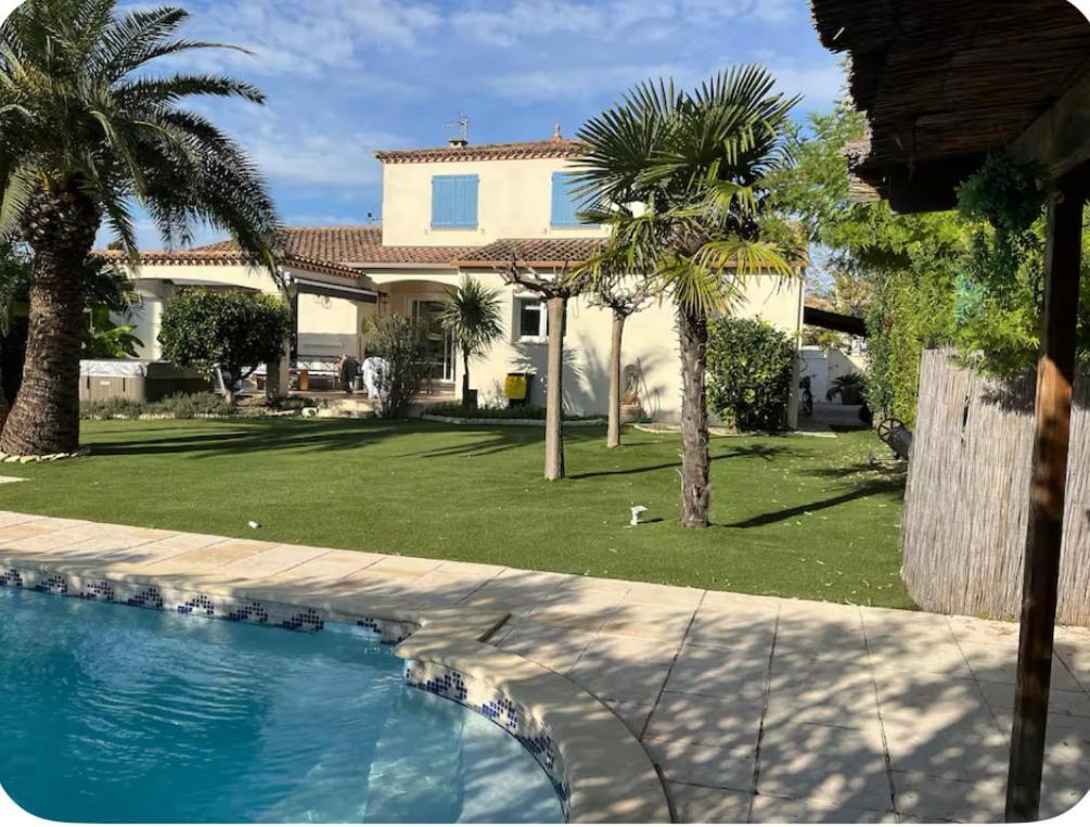 Villa Avec Piscine Gallargues-le-Montueux Esterno foto