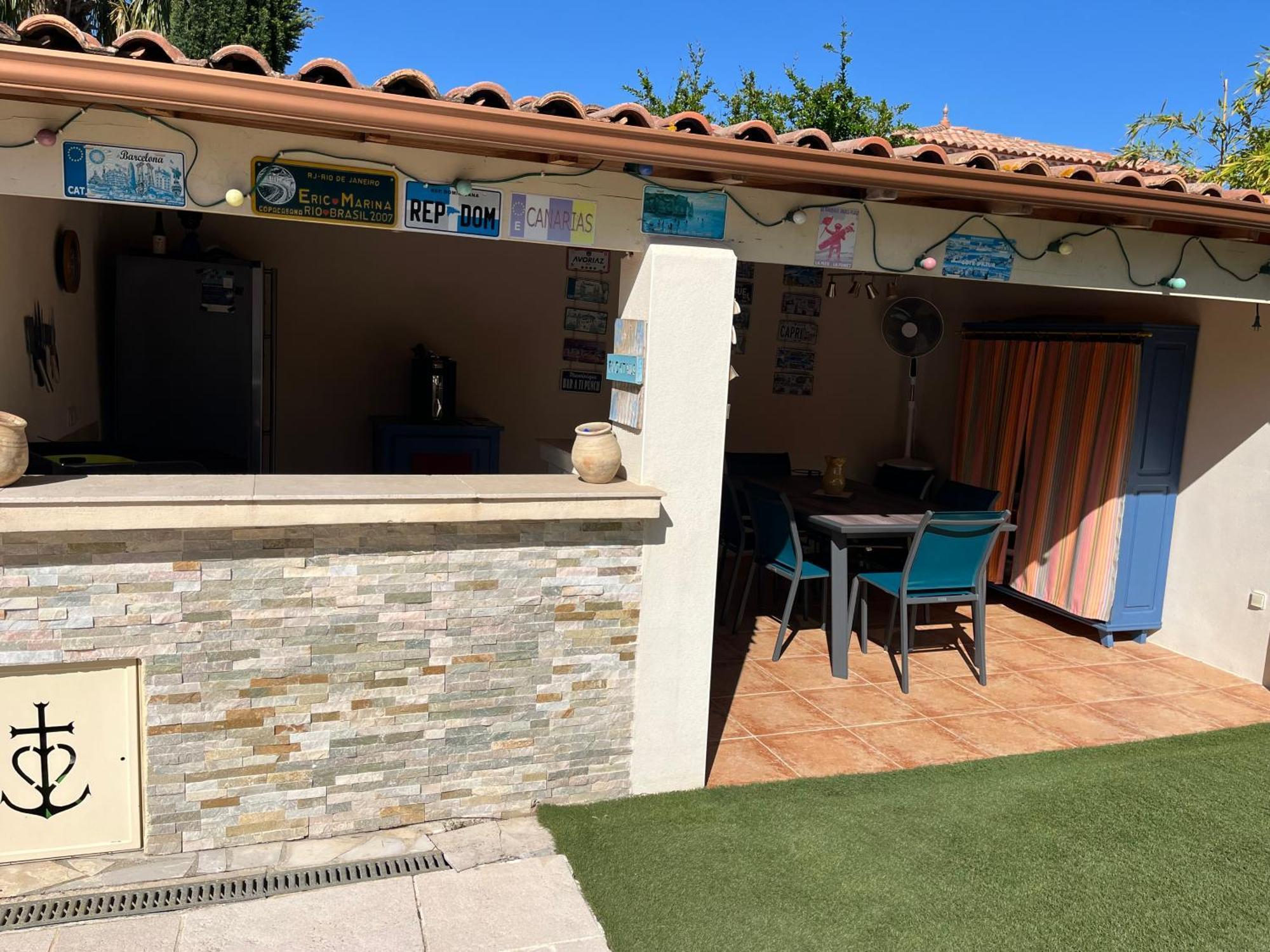 Villa Avec Piscine Gallargues-le-Montueux Esterno foto